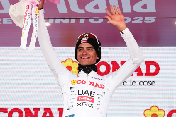 ジロ・デ・イタリア2025 応援グラッチェ! COLNAGOキャンペーン | 株式会社アキボウのプレスリリース ジロ・デ・イタリア2025 応援グラッチェ! COLNAGOキャンペーン | 株式会社アキボウのプレスリリース